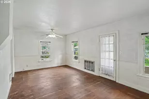 1148 S Water St, Silverton, OR 97381 - Photo 6