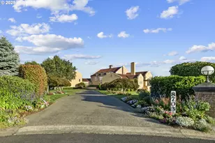 8703 SE Porter Cir, Vancouver, WA 98664 - Photo 2