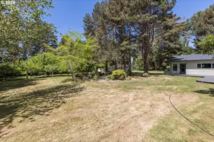 1375 NE Yaquina Heights Dr, Newport, OR 97365 - Photo 38