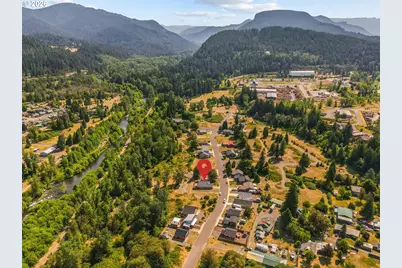 48393 Roaring Rapids Way, Oakridge, OR 97463 - Photo 8
