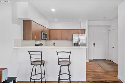 17181 SW Snowdale St #204, Beaverton, OR 97007 - Photo 2