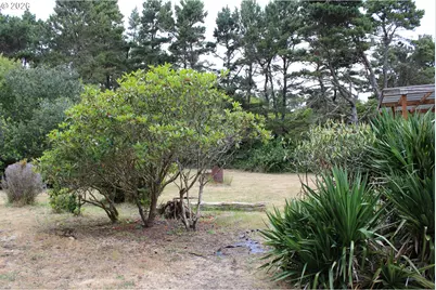 4789 Rhododendron Loop, Florence, OR 97439 - Photo 8