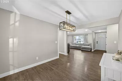 4755 NW Shaniko Ct, Portland, OR 97229 - Photo 10