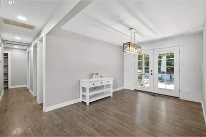 4755 NW Shaniko Ct, Portland, OR 97229 - Photo 8