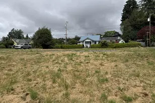 206 Border St, Myrtle Point, OR 97458 - Photo 1