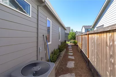2193 NW Victoria Dr, McMinnville, OR 97128 - Photo 40