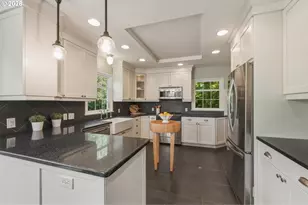 6835 SW 35th Ave, Portland, OR 97219 - Photo 6