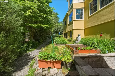 6835 SW 35th Ave, Portland, OR 97219 - Photo 32