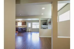 1913 NE 77th Pl, Vancouver, WA 98664 - Photo 2