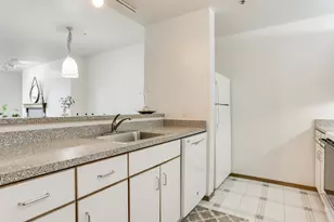 1730 S Harbor Way, Portland, OR 97201 - Photo 8