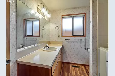 2096 Camellia Way, Woodburn, OR 97071 - Photo 20