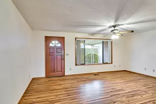 2096 Camellia Way, Woodburn, OR 97071 - Photo 8