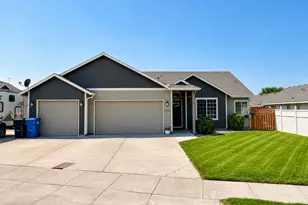 1356 SW 6th St, Hermiston, OR 97838 - Photo 1