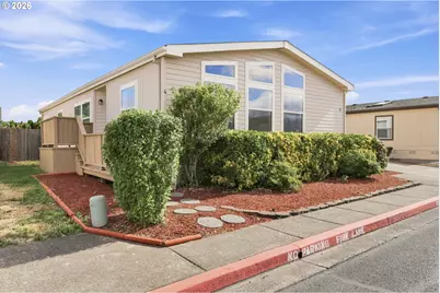 1000 S McKern Ct #4, Newberg, OR 97132 - Photo 2