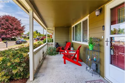 1980 NW 6th Dr, Gresham, OR 97030 - Photo 4