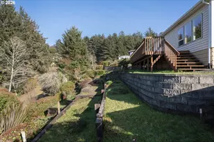 170 Glen Dee Ln, Winchester Bay, OR 97467 - Photo 38