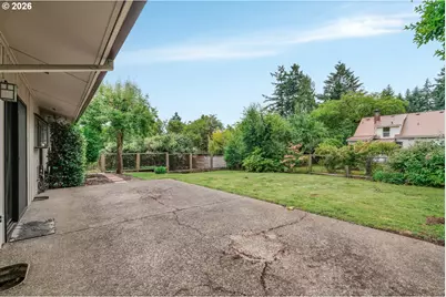 9245 SW 7th Ave, Portland, OR 97219 - Photo 28