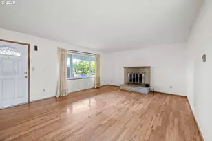 15727 SE Hawthorne Ct, Portland, OR 97233 - Photo 4