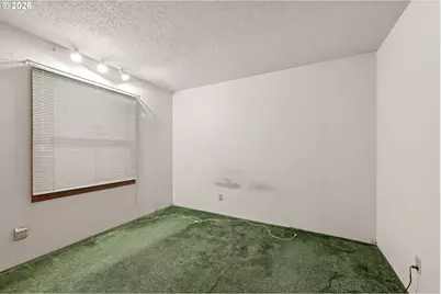 15727 SE Hawthorne Ct, Portland, OR 97233 - Photo 12