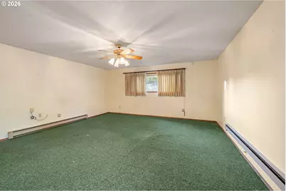 15727 SE Hawthorne Ct, Portland, OR 97233 - Photo 10