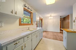 15727 SE Hawthorne Ct, Portland, OR 97233 - Photo 6