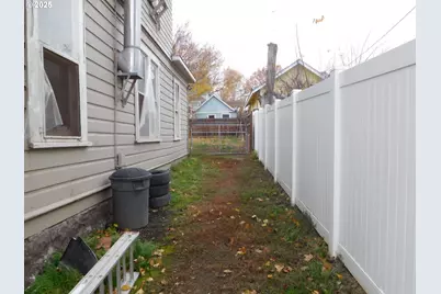 315 NW 8th St, Pendleton, OR 97801 - Photo 8