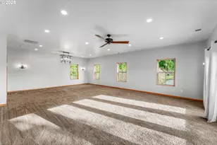 1655 Gem Dr, Roseburg, OR 97471 - Photo 32