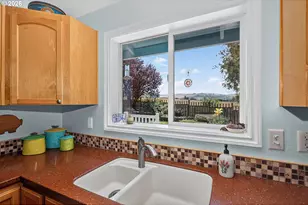 653 Brentwood Dr, The Dalles, OR 97058 - Photo 6