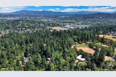 1 Storey Blvd, Eugene, OR 97405 - Photo 22