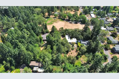 1 Storey Blvd, Eugene, OR 97405 - Photo 18