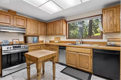 1853 Ridge Water Dr, Sutherlin, OR 97479 - Photo 10