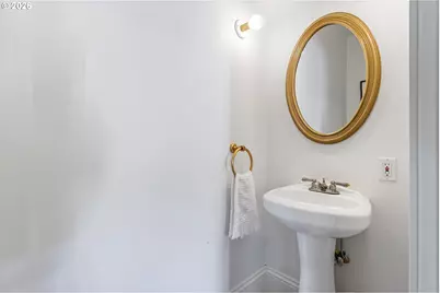 132 NE Cook St, Portland, OR 97212 - Photo 18
