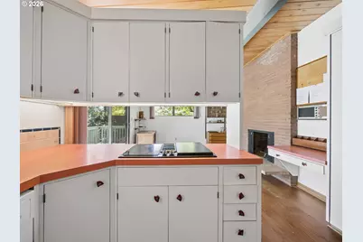 2950 SW Sunset Blvd, Portland, OR 97239 - Photo 16
