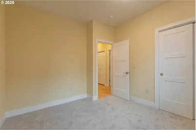 15427 SE River Rd, Oak Grove, OR 97267 - Photo 28