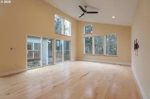 15427 SE River Rd, Oak Grove, OR 97267 - Photo 10