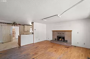 130 Sharon Dr, Phoenix, OR 97535 - Photo 2