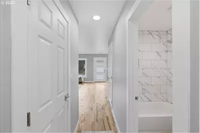 10218 N Tyler Ave, Portland, OR 97203 - Photo 14