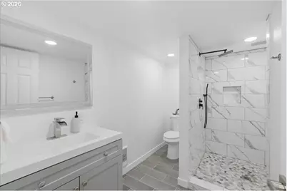 10218 N Tyler Ave, Portland, OR 97203 - Photo 26