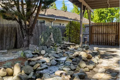 104 NW Dawnhill Ct, Grants Pass, OR 97526 - Photo 42