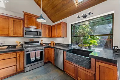 104 NW Dawnhill Ct, Grants Pass, OR 97526 - Photo 6