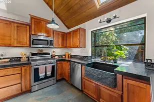 104 NW Dawnhill Ct, Grants Pass, OR 97526 - Photo 6