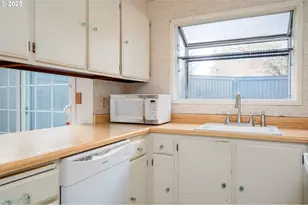 23932 NE Poplar Ct, Wood Village, OR 97060 - Photo 14