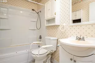 23932 NE Poplar Ct, Wood Village, OR 97060 - Photo 18