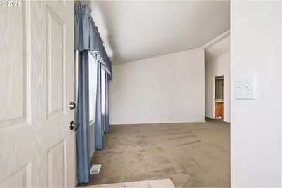 3700 Babcock Ln #106, Eugene, OR 97401 - Photo 4