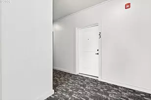 10985 E Burnside St, Portland, OR 97216 - Photo 4