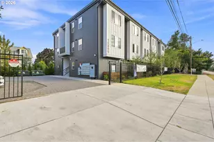 10985 E Burnside St, Portland, OR 97216 - Photo 2