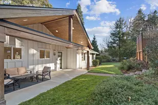 11404 S Breyman Ct, Portland, OR 97219 - Photo 2