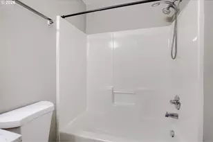19155 SE Yamhill St, Portland, OR 97233 - Photo 18