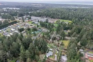 93621 Driftwood Inn Ln, North Bend, OR 97459 - Photo 30