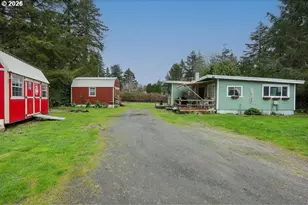 93621 Driftwood Inn Ln, North Bend, OR 97459 - Photo 2